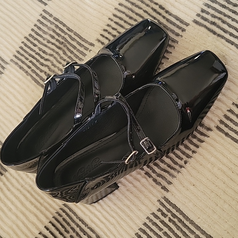 Voris Vina block heel